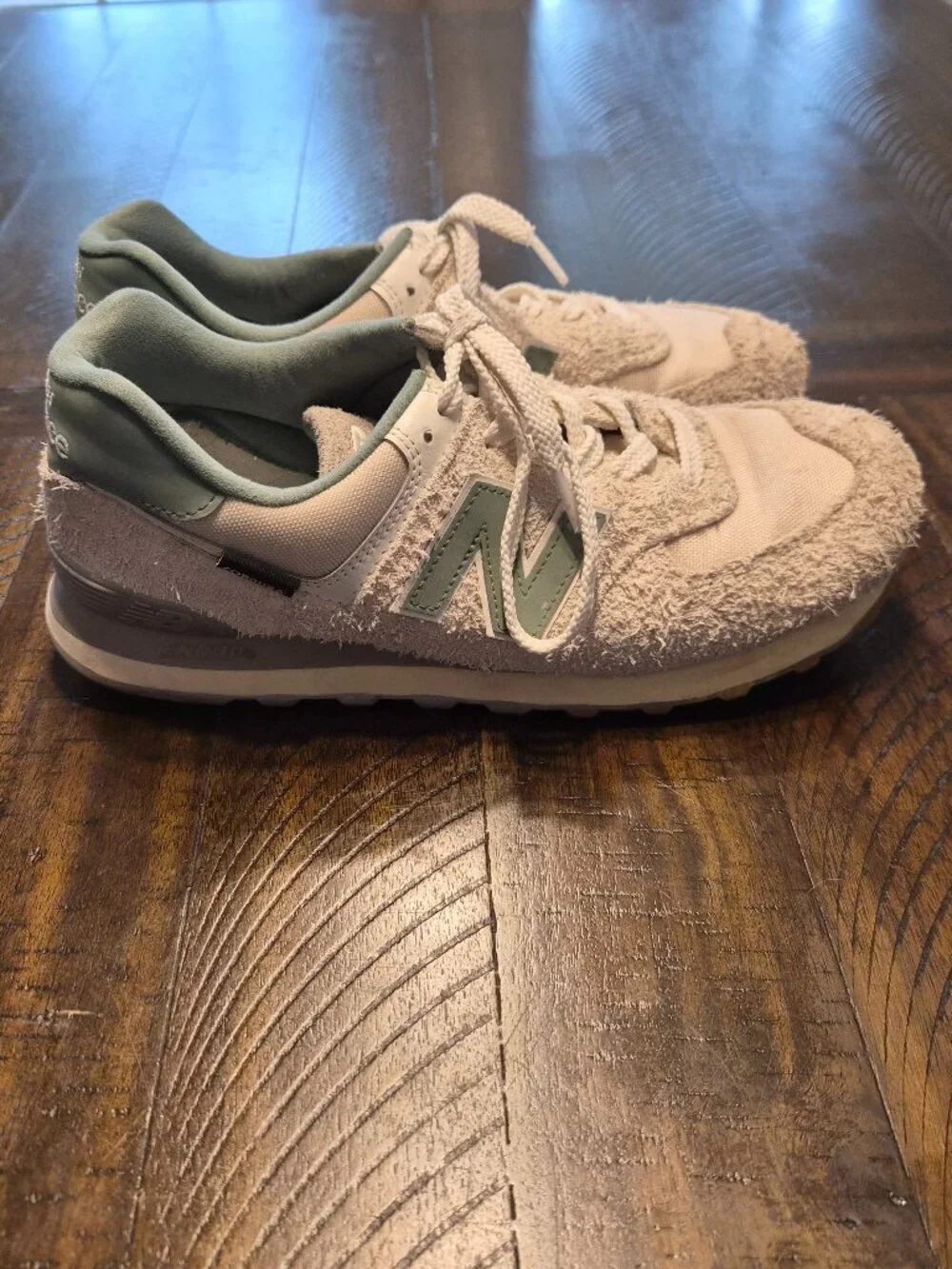 New Balance 574 Mens Sz 10.5 Ivory Green Athletic Running Walking Shoes Sneakers